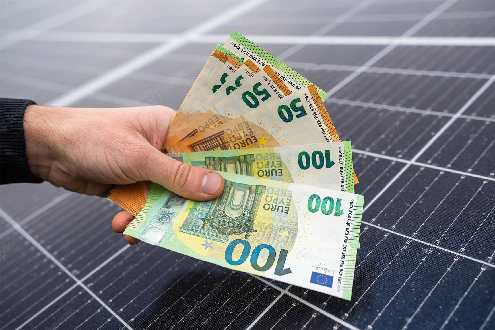 Wat is salderen en wat heeft de overheid daarover besloten in 2024?